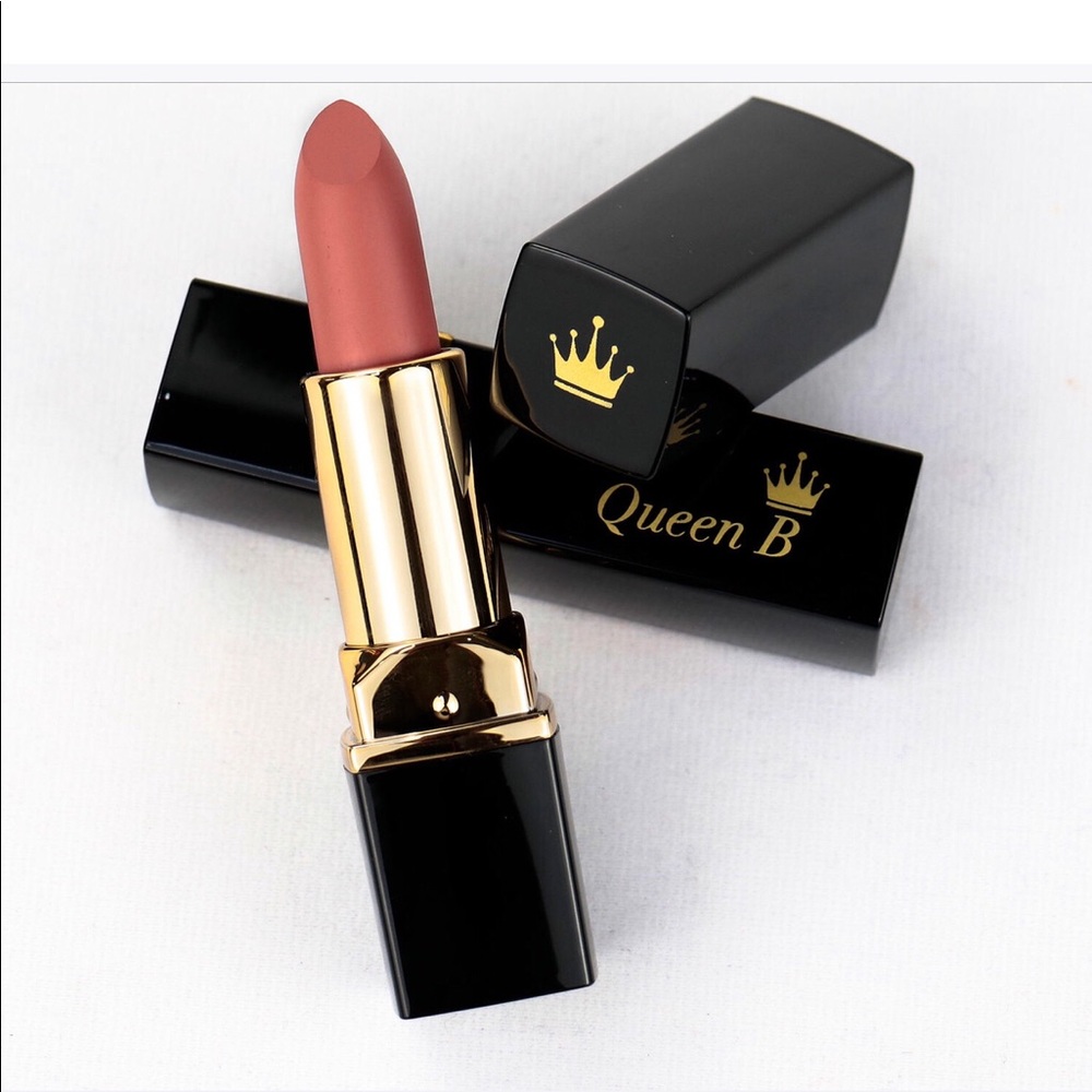 Queen B’s Organic matte lipstick